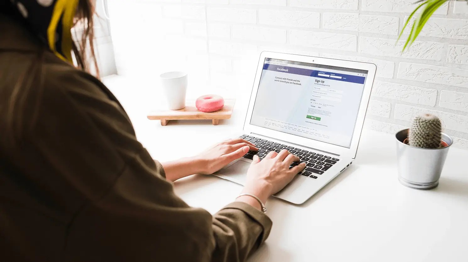 Anexet Client Console showing intercepted Facebook Messenger conversations
