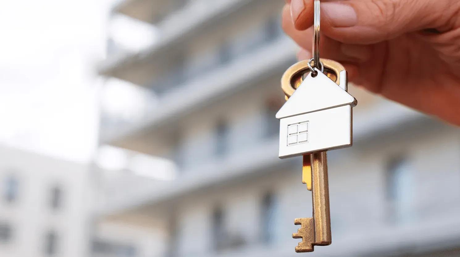 Anexet-Konsole zeigt Aktivität rund um Kundendaten in einem Immobilienbüro